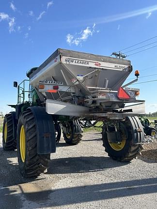 Image of John Deere R4038 equipment image 3