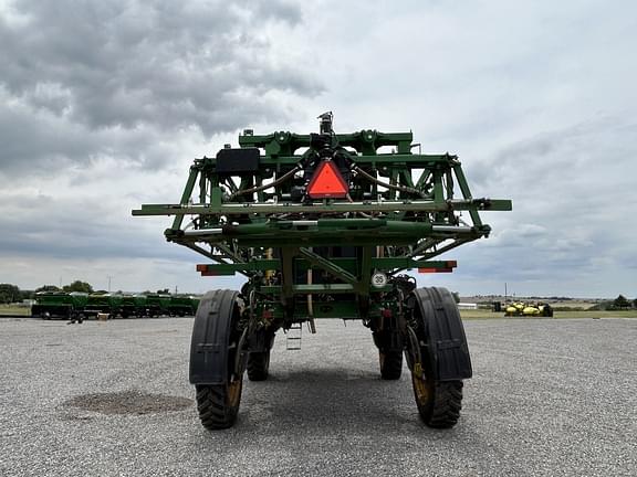 Image of John Deere R4038 equipment image 3