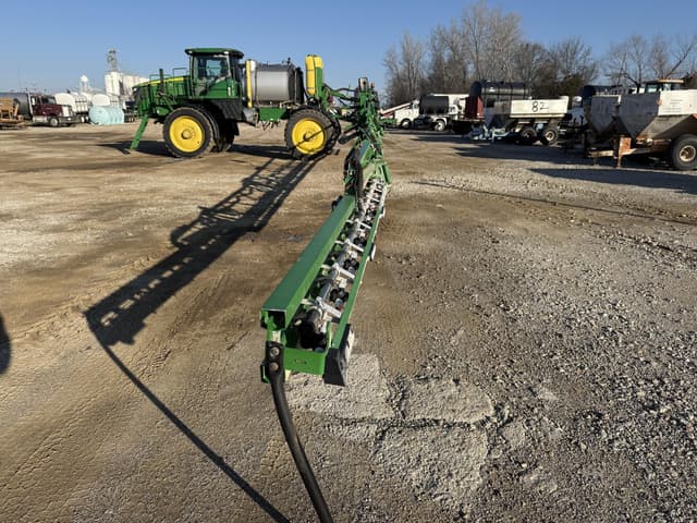 Image of John Deere R4038 equipment image 3