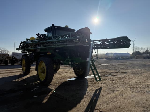 Image of John Deere R4038 equipment image 2