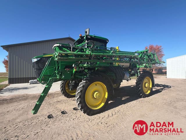 Image of John Deere R4038 equipment image 1