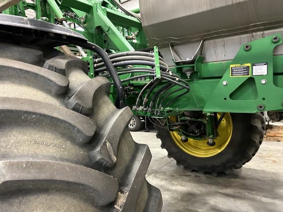 Image of John Deere R4045 equipment image 4