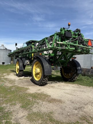 2016 John Deere R4045 Equipment Image0