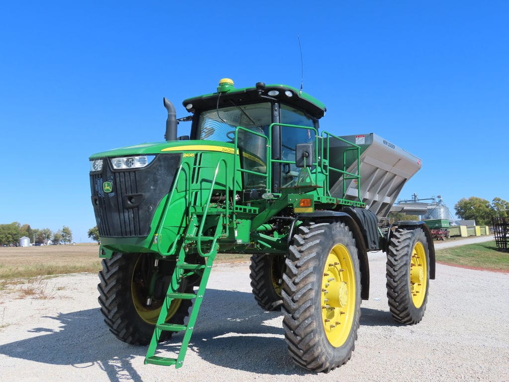2016 John Deere R4045 Equipment Image0