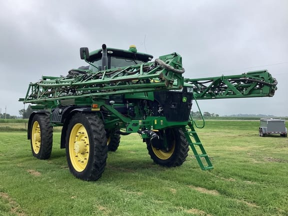 2016 John Deere R4045 Equipment Image0
