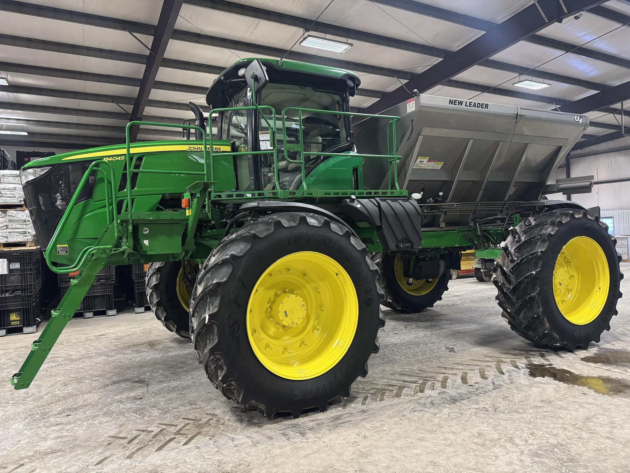 Main image John Deere R4045