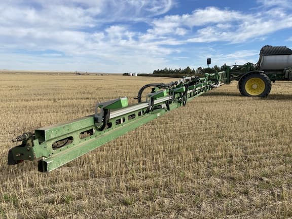 Image of John Deere R4045 equipment image 4