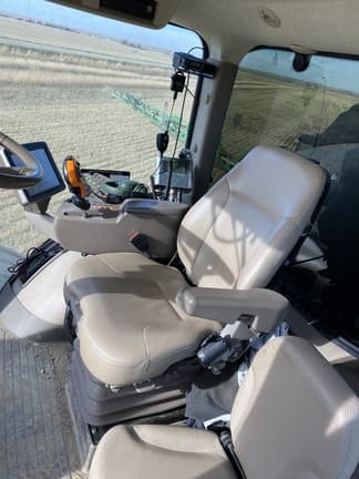 Image of John Deere R4045 equipment image 3