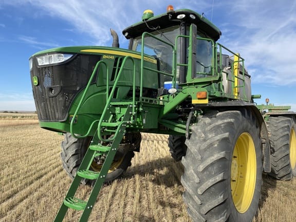 2016 John Deere R4045 Equipment Image0