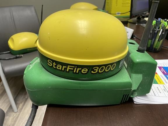 Image of John Deere StarFire 3000 Image 0