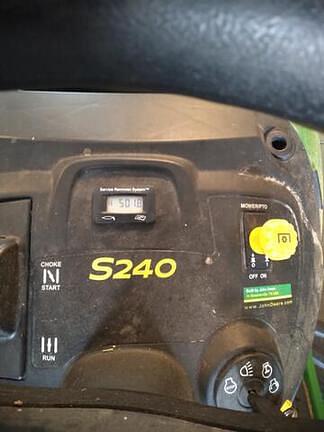 Image of John Deere S240 equipment image 3