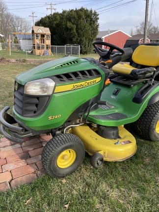 Image of John Deere S240 equipment image 3