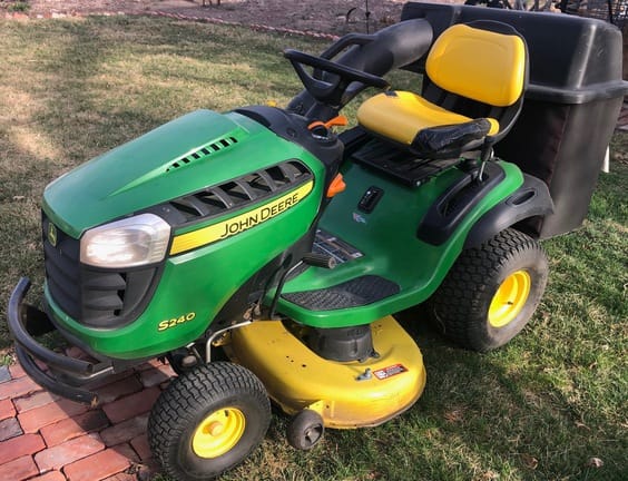 2016 John Deere S240 Equipment Image0