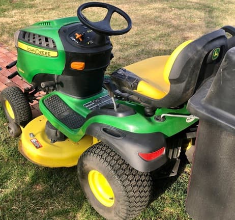 Image of John Deere S240 equipment image 4