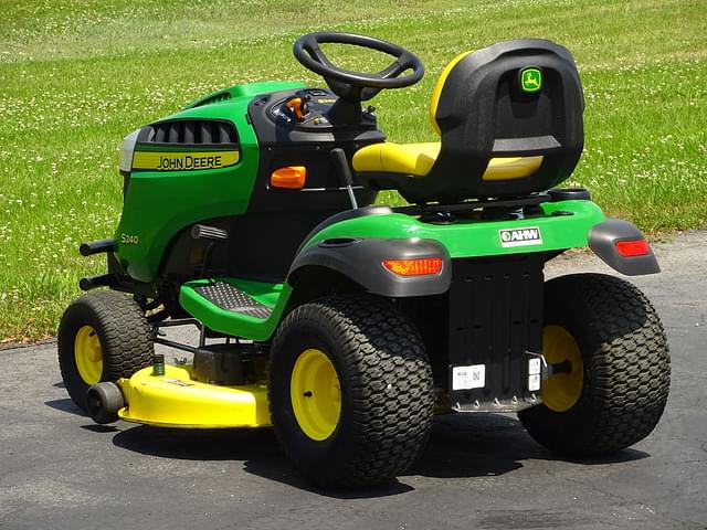 Image of John Deere S240 equipment image 4