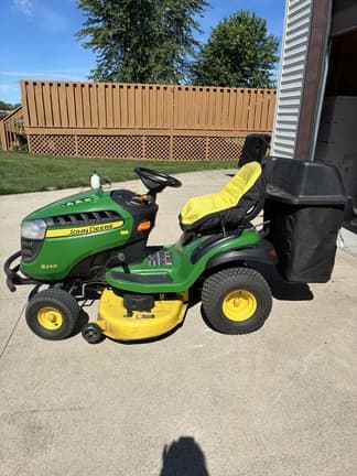 Image of John Deere S240 equipment image 3