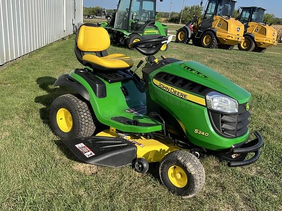 Jd 240 lawn online tractor