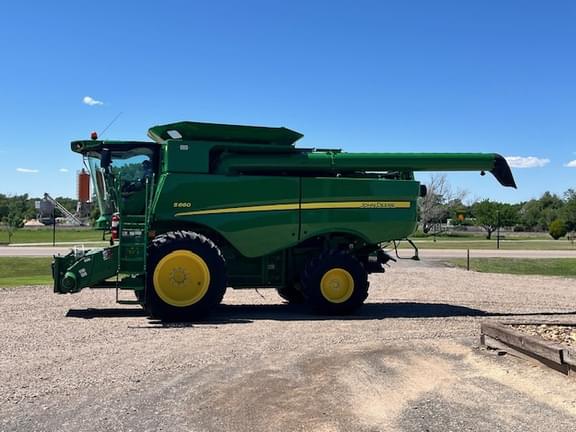 Image of John Deere S660 Primary image