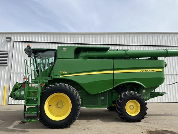 Main image John Deere S660
