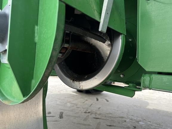 Main image John Deere S660 12
