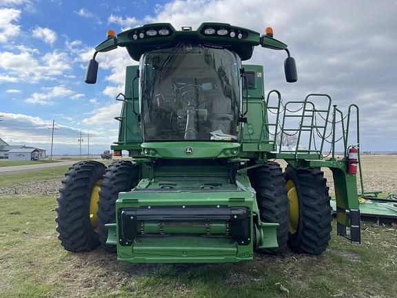 Image of John Deere S660 equipment image 1