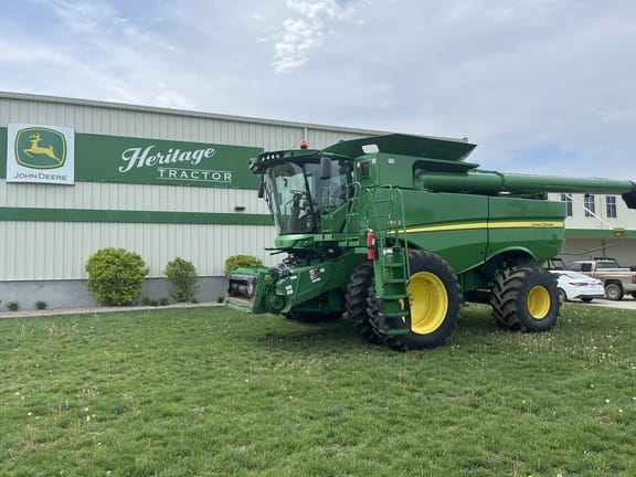 Main image John Deere S660