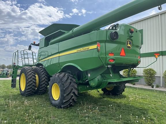 Image of John Deere S660 equipment image 2