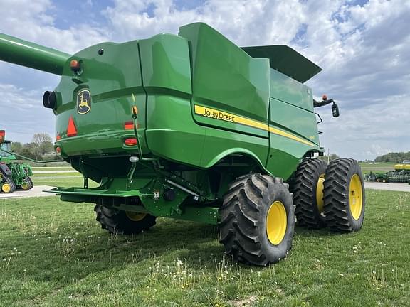 Image of John Deere S660 equipment image 3