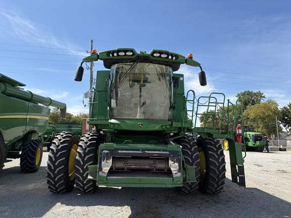 Image of John Deere S660 equipment image 2