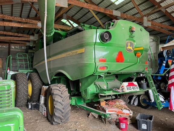 Image of John Deere S660 equipment image 2