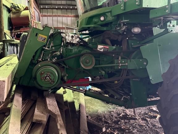 Image of John Deere S660 equipment image 1