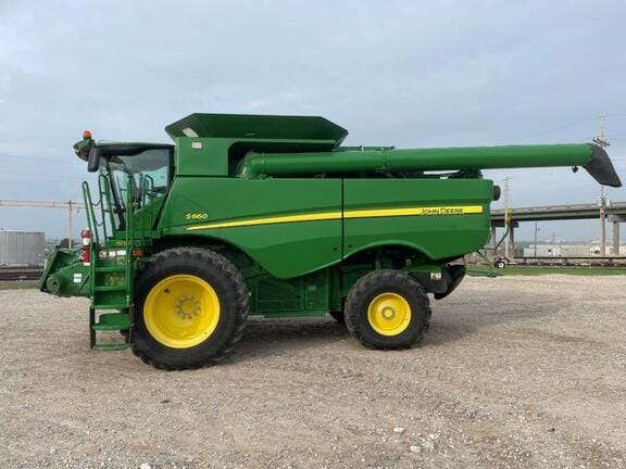 Main image John Deere S660