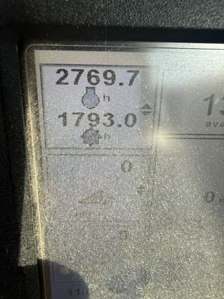 Image of John Deere S660 equipment image 4