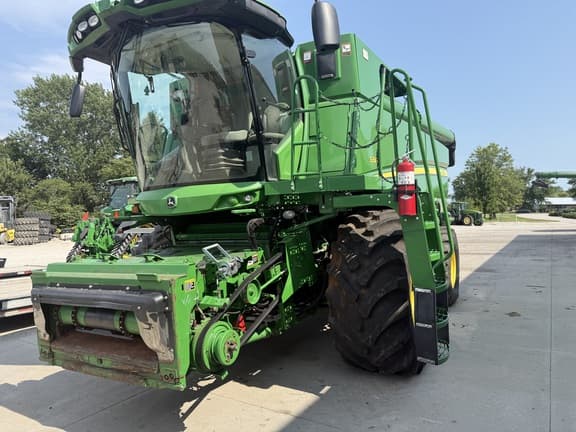 Image of John Deere S660 equipment image 1