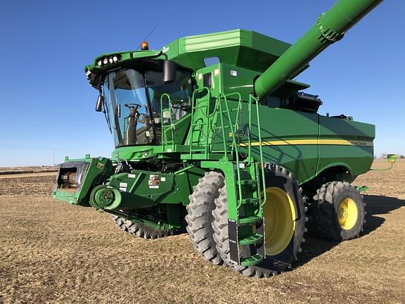 Image of John Deere S660 Primary image