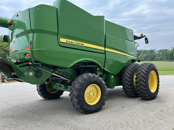 Image of John Deere S660 equipment image 4