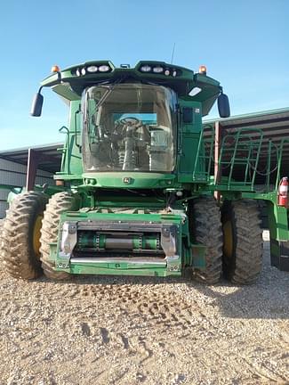 Image of John Deere S660 equipment image 4