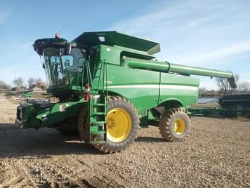 Main image John Deere S660