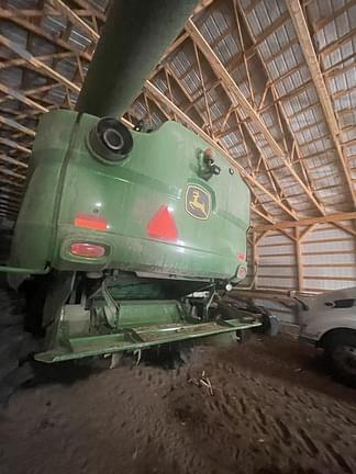 Image of John Deere S660 equipment image 4