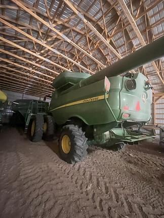 Image of John Deere S660 equipment image 1