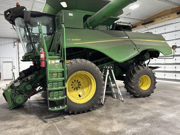 Image of John Deere S660 Primary image