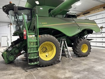 Main image John Deere S660