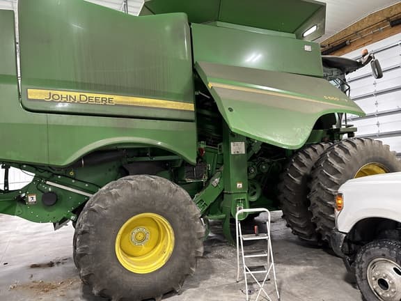 Image of John Deere S660 equipment image 2