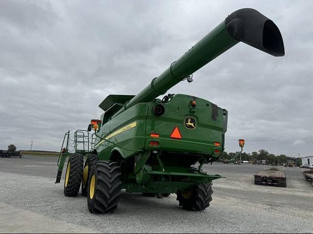 Image of John Deere S670 equipment image 4