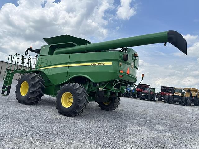 Image of John Deere S670 equipment image 4