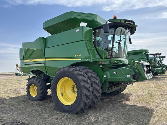 Image of John Deere S670 Primary image