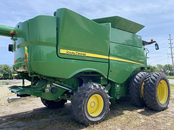 Image of John Deere S670 equipment image 4