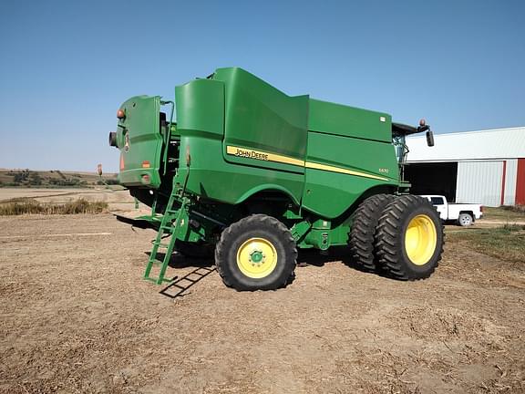 Image of John Deere S670 equipment image 2