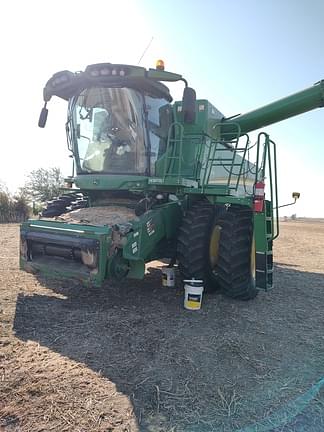 Image of John Deere S670 equipment image 1