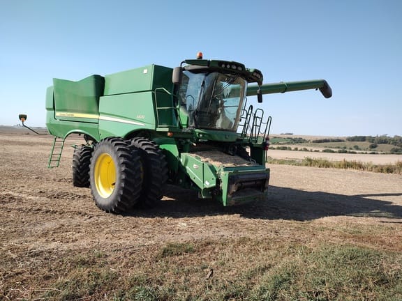 Main image John Deere S670
